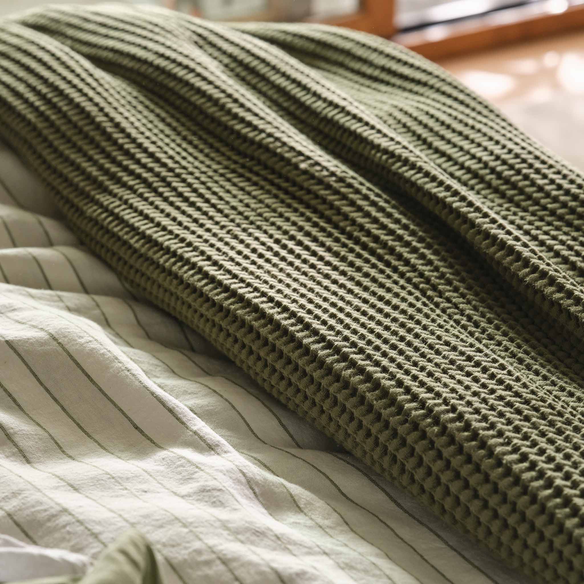 Dreamweave Waffle Bed Blanket B4