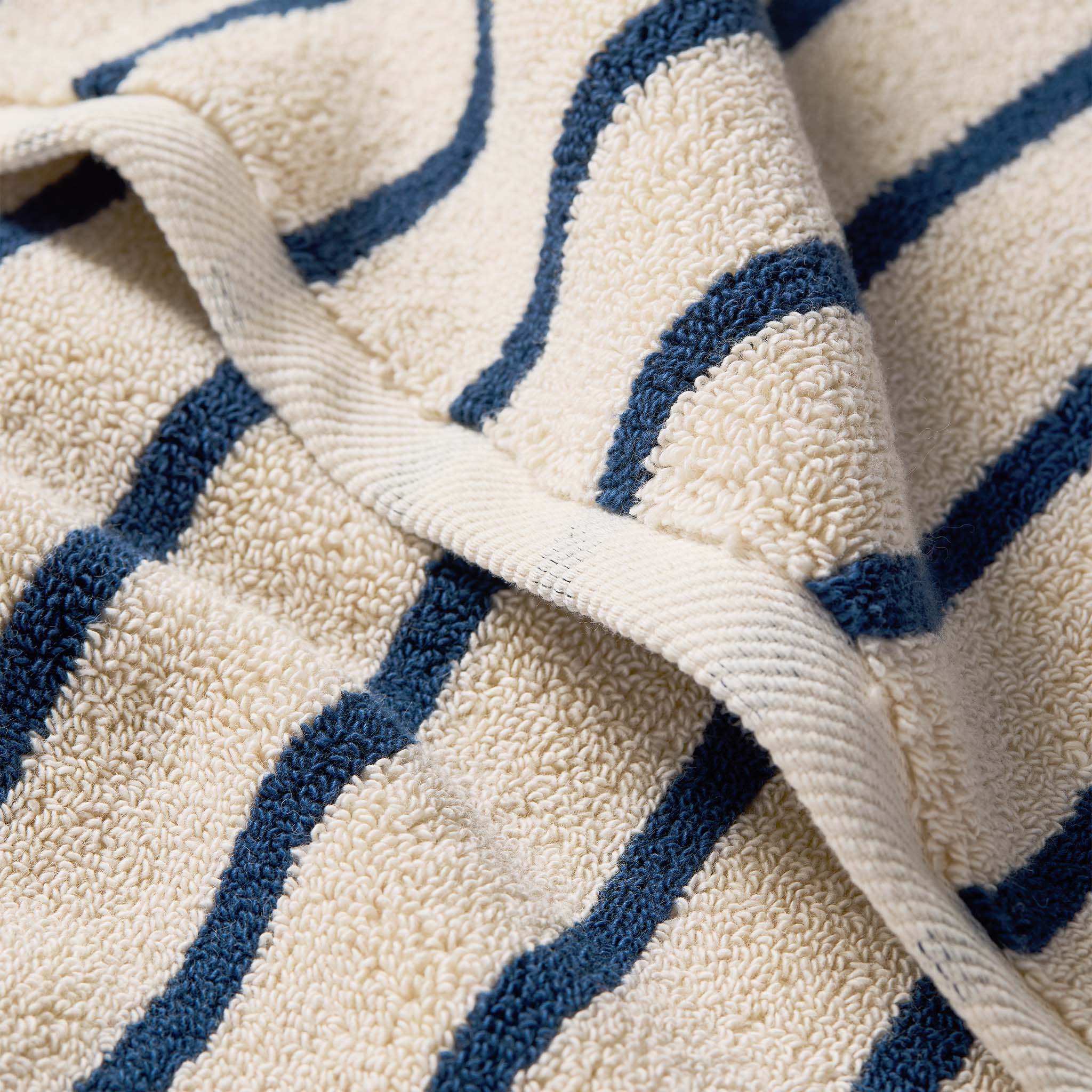 Super-Plush Set of 4 Bath Towel Bundle J0
